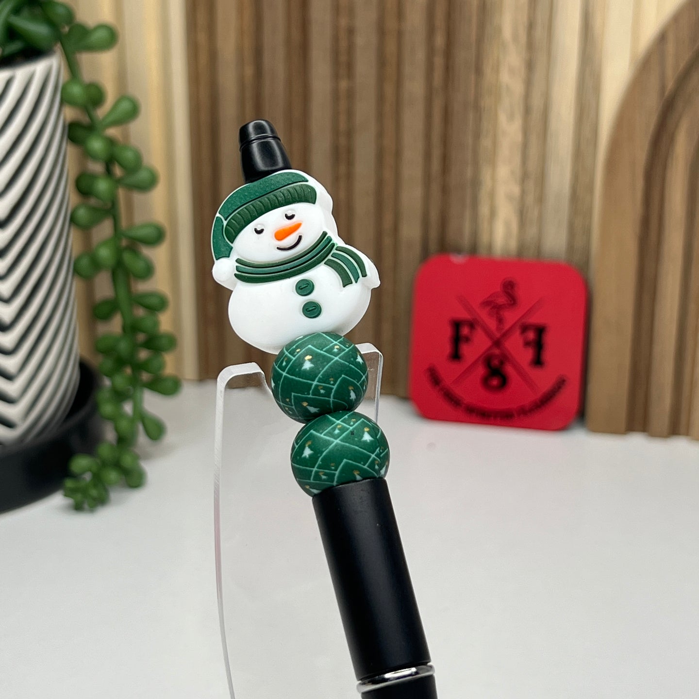 Green Snowman Plastic Pen